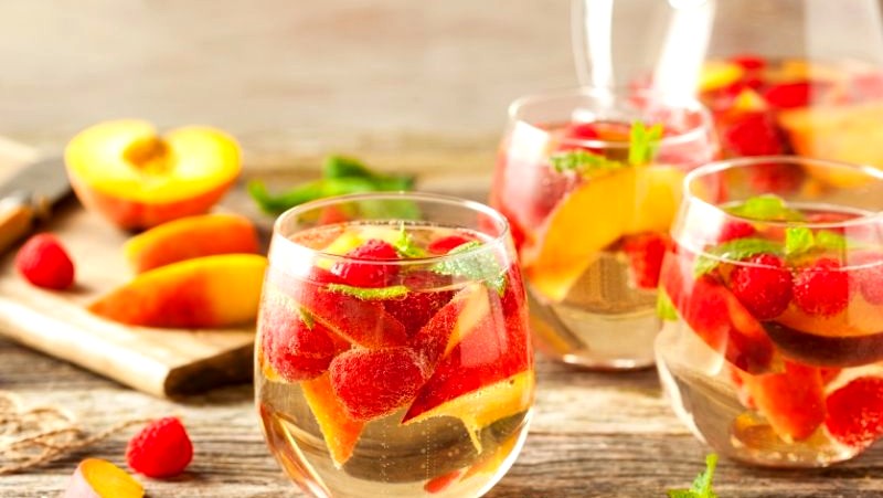 Image of White Wine Ginger Beer Sangria