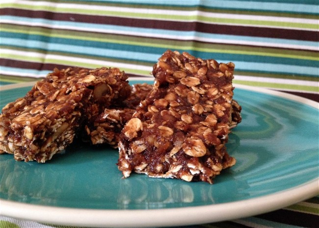 Image of Sticky Almond Granola Bars