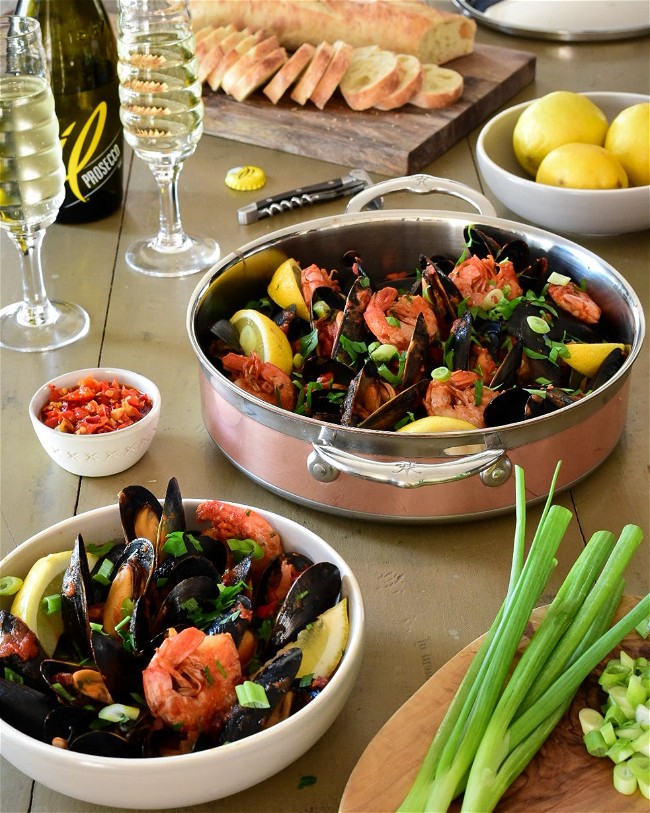 Image of Mussels & Shrimp in a Spicy Tomato Sauce