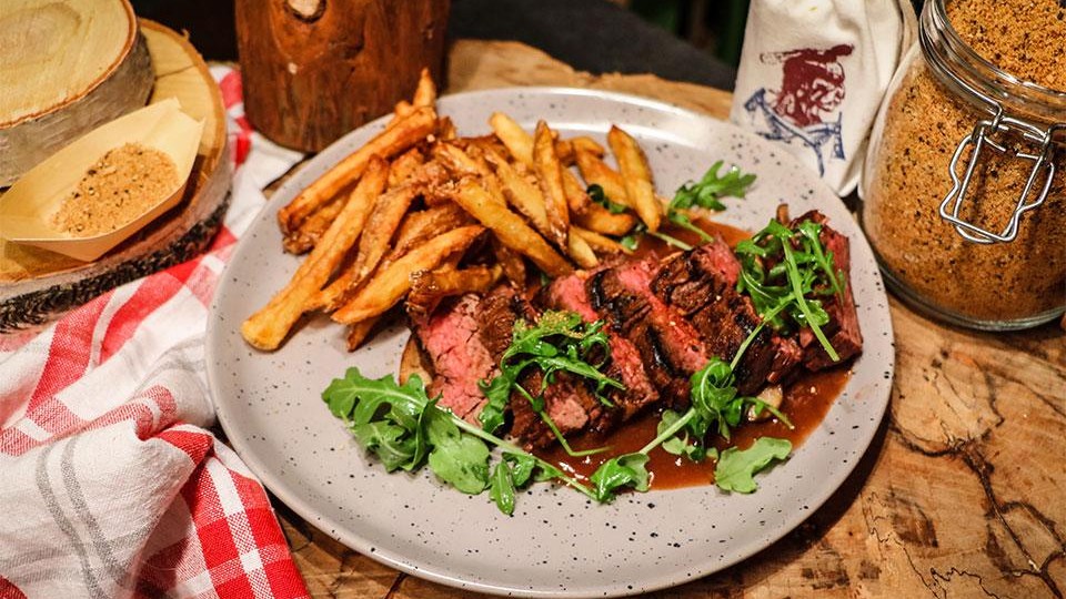 Image of Steak sur le BBQ et frites