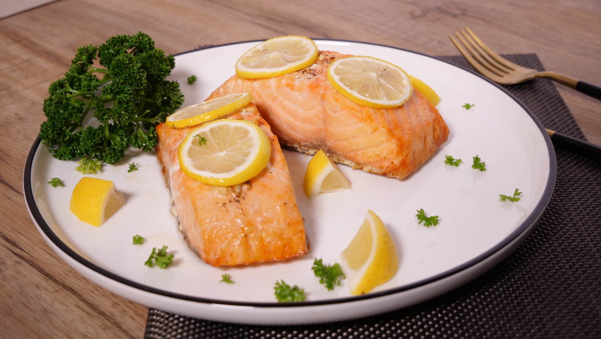 Air Fryer Lemon Garlic Salmon