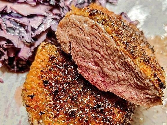 Image of 🦆Entenbrust aus der #Heißluftfritteuse mit Rotkohlsalat🥬