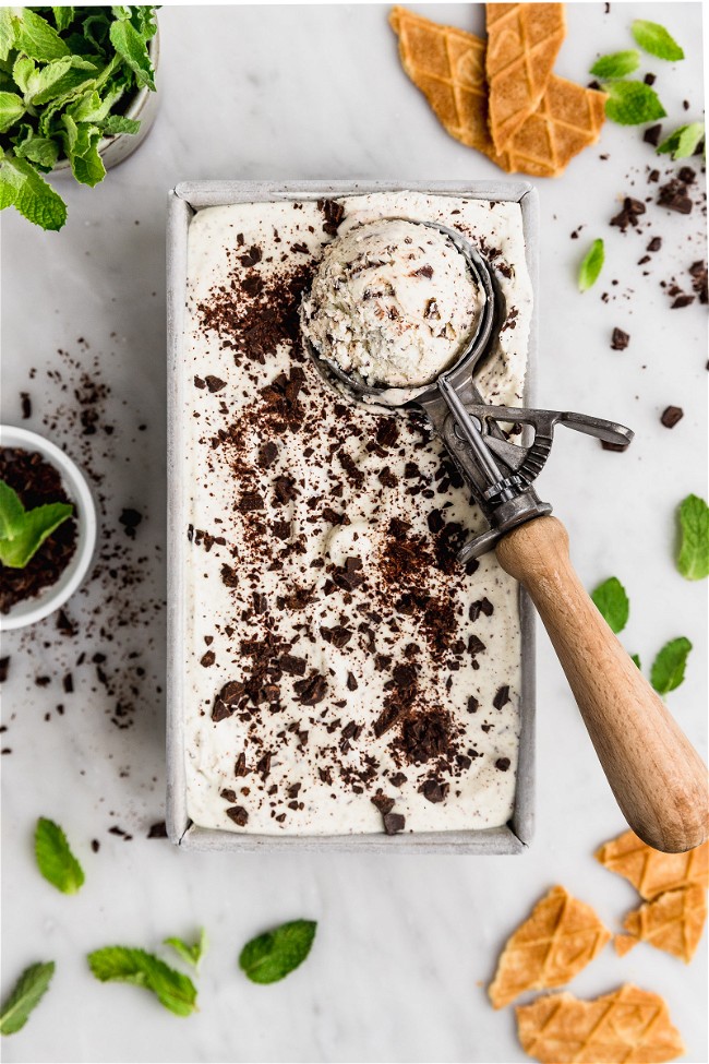 Image of Helado de Menta con Chocolate sin máquina de helado 