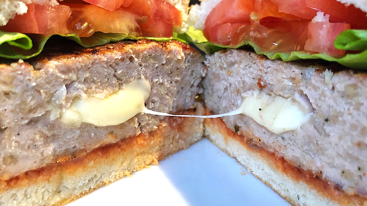 Image of Burger de porc au fromage