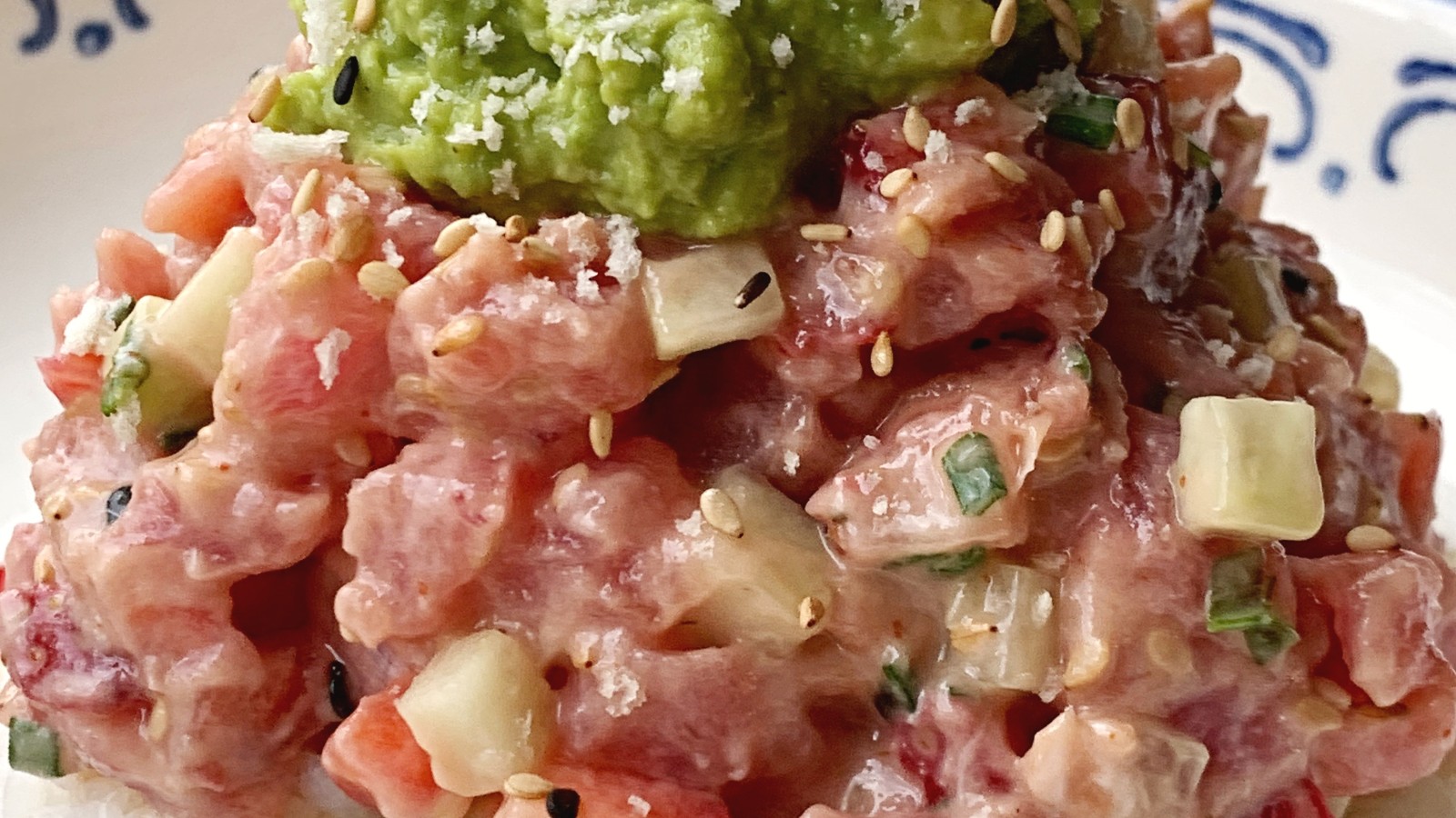Image of Tartare De Thon Aux Fraises Et Guacamole