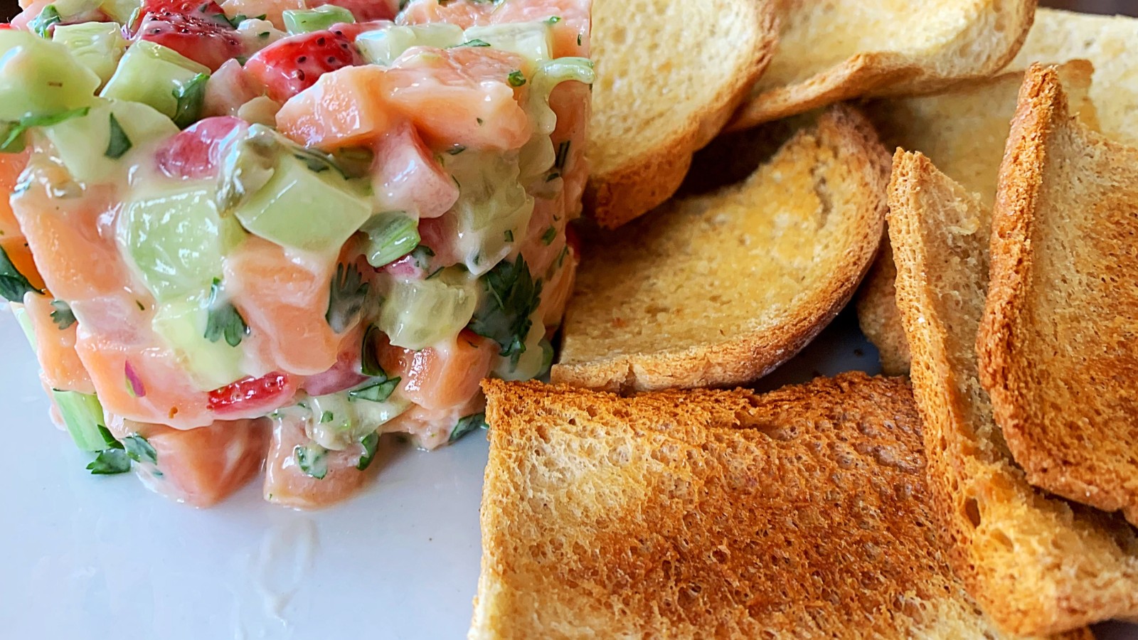 Image of Tartare de saumon aux fraises