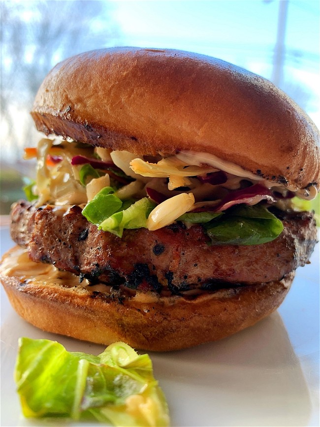 Image of Burger De Porc À L’asiatique