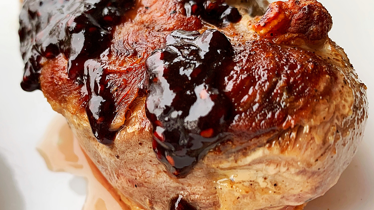 Image of Magret De Canard, Confiture De Framboise Et Balsamique