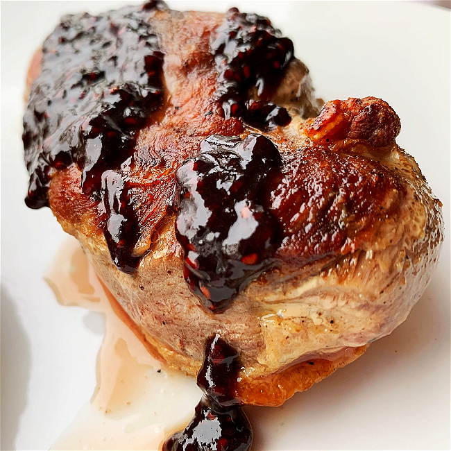 Image of Magret De Canard, Confiture De Framboise Et Balsamique