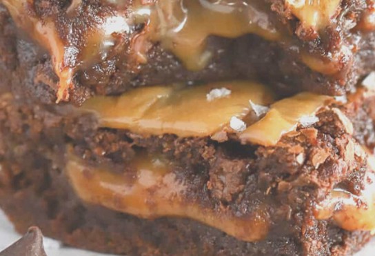 Image of Brownie w/Whiskey Caramel & Toffee Bits