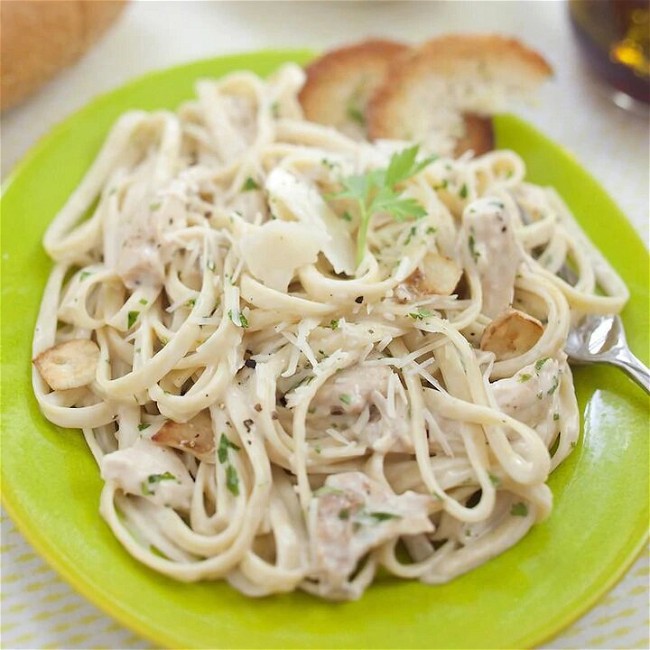 Image of Fettuccine Alfredo with Chicken
