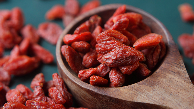 Image of Goji Berry & Strawberry Smoothie Bowl