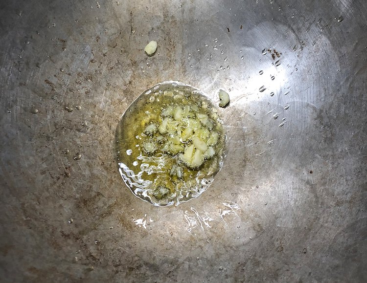 Image of In einer Pfanne oder in einem Topf 3 EL Olivenöl...