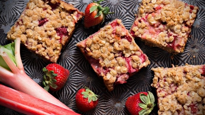 Image of Strawberry Rhubarb Shortbread Bars