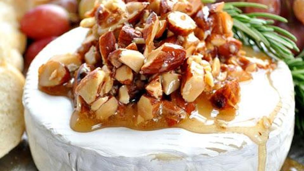 Honey Glazed Brie Appetizer