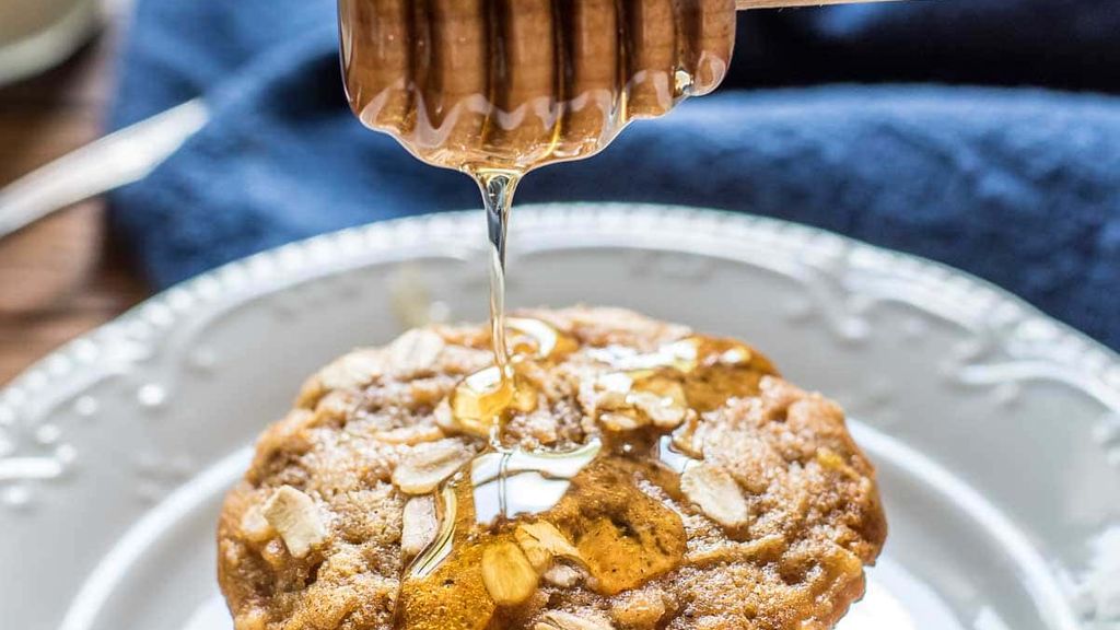 Apple Oatmeal Muffins