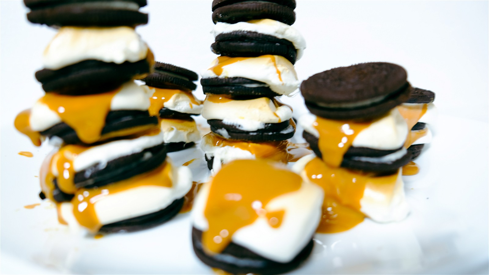 Image of Sandwich din oreo cu unt de arahide