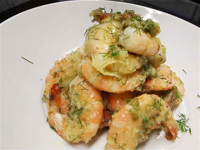 Image of Peel & Eat Shrimp with Loi Garlic-Potato Dip Recipe