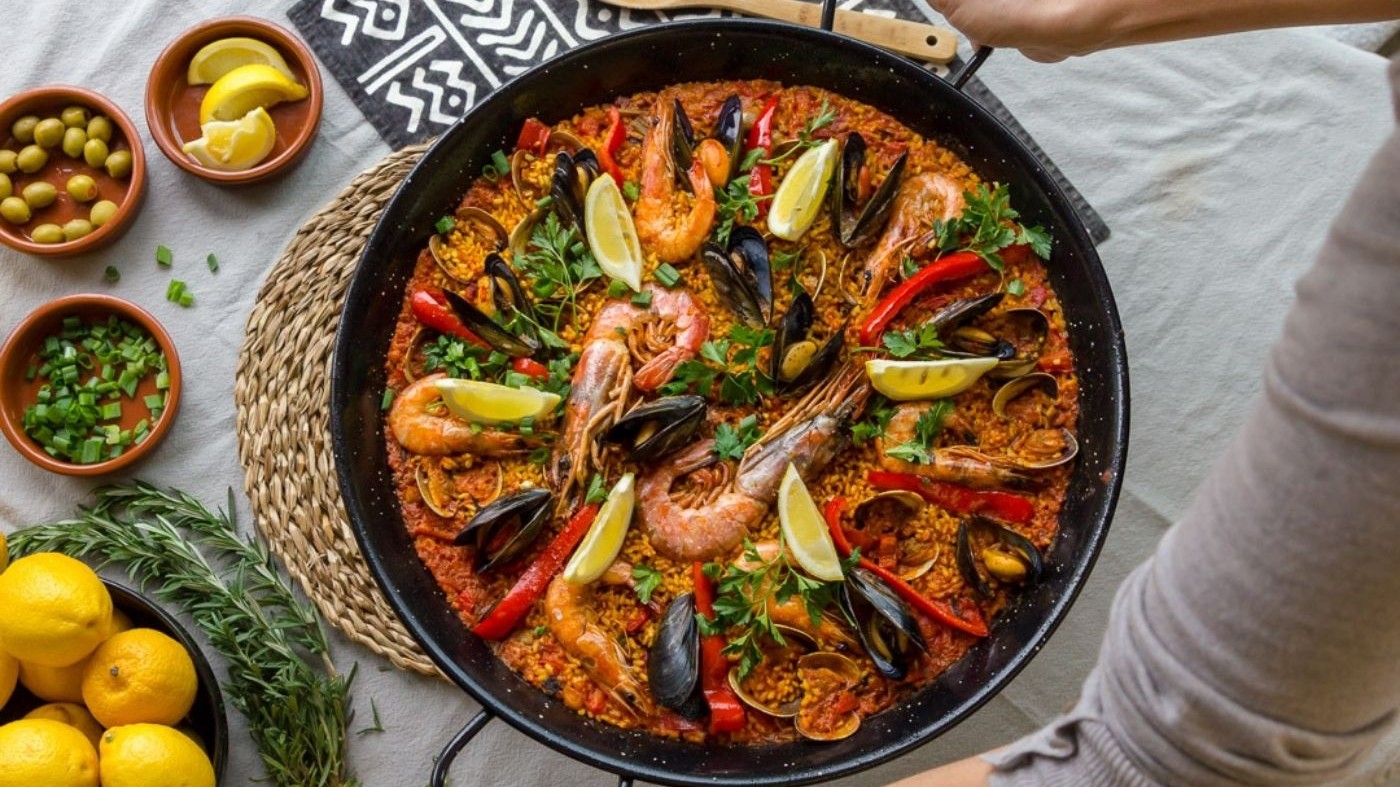 Image of Paella de Marisco, Pan con Tomate and Sangria