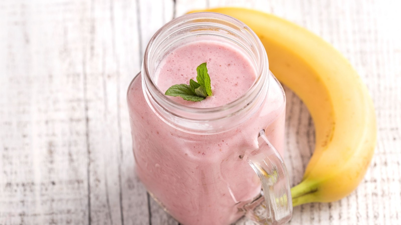 Image of Healthy Banana, Blueberry, Tahini & Dates Smoothie Recipe
