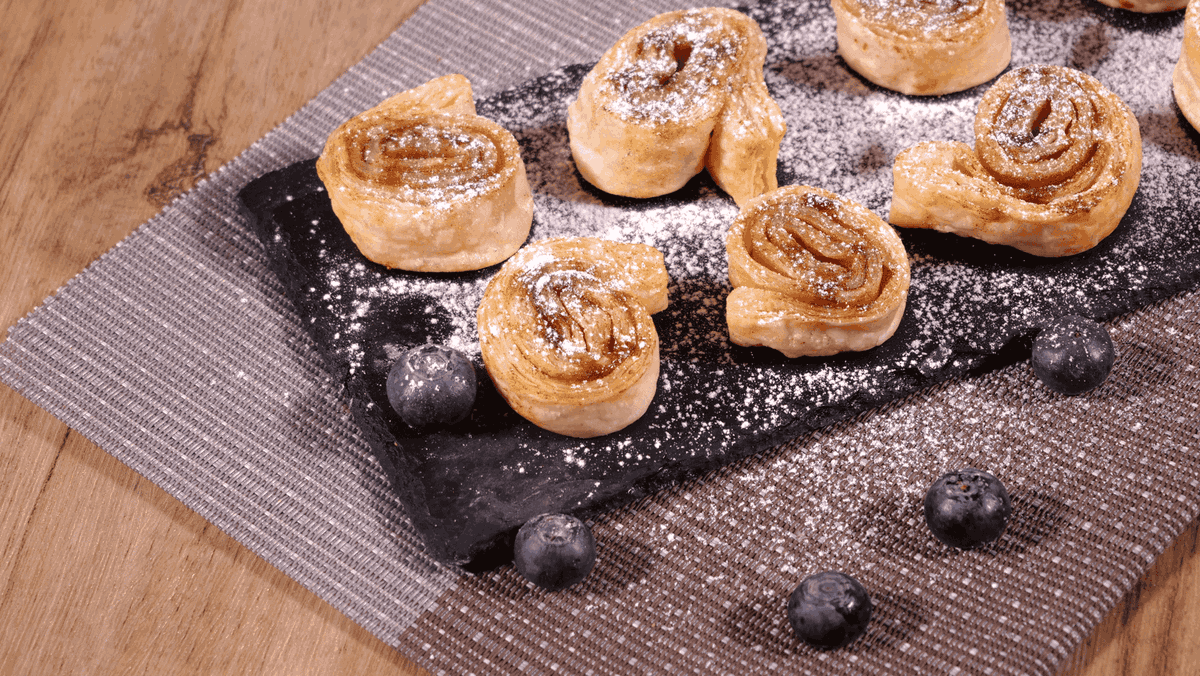 Air fryer Cinnamon Rolls