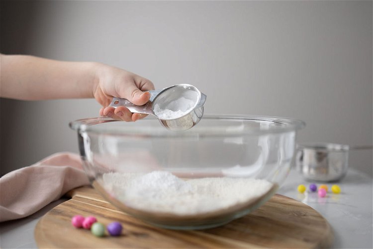 Image of 4. Mix the wet ingredients with the dry ingredients. Don’t...