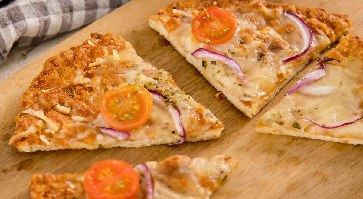 Receta de keto pizza sin gluten con base de pollo