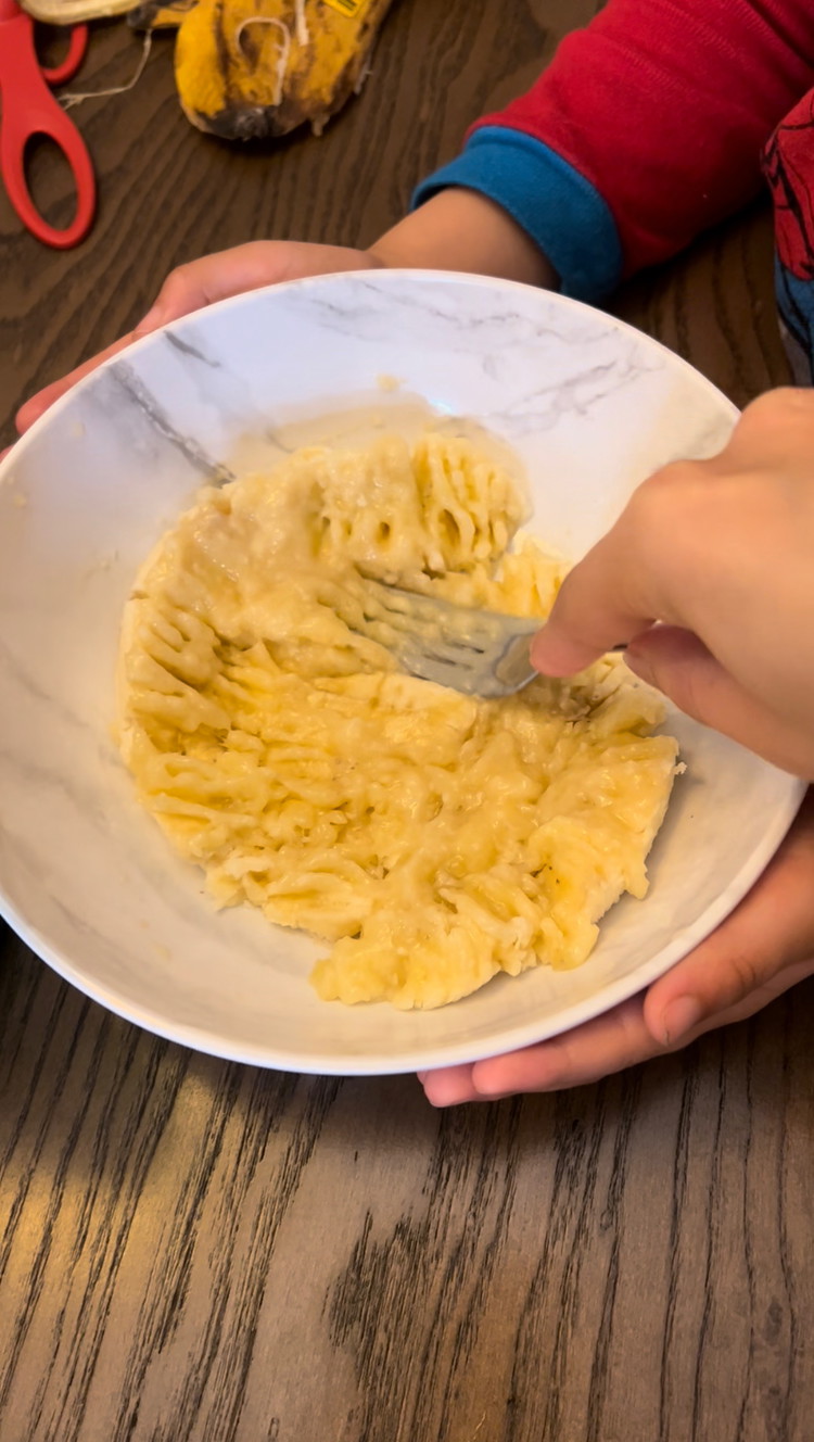 Image of Add in mashed bananas and mix