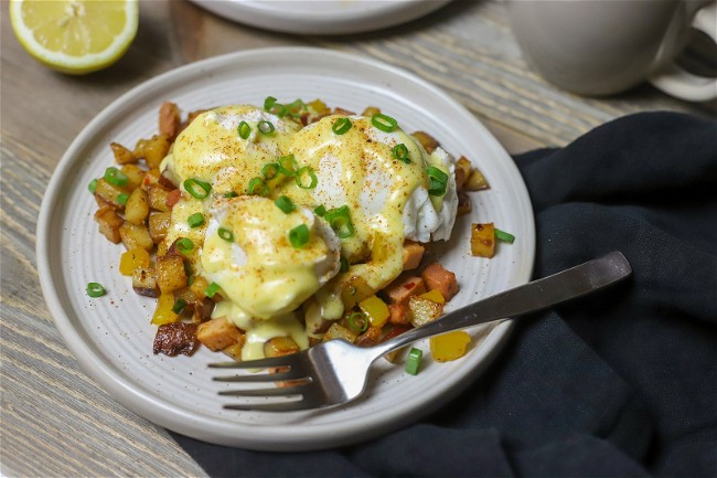 Image of Eggs Benedict Hash