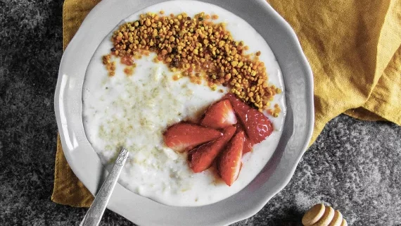 Image of Bee Pollen Smoothie Bowl