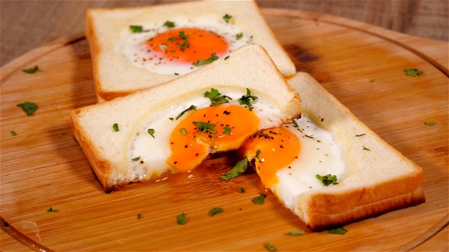 Image of Air fryer Egg in a Hole