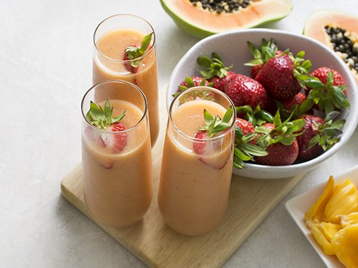 https://images.getrecipekit.com/20220323213523-strawberryjuicyfruitsmoothie01_web.jpg?aspect_ratio=4:3&quality=90&