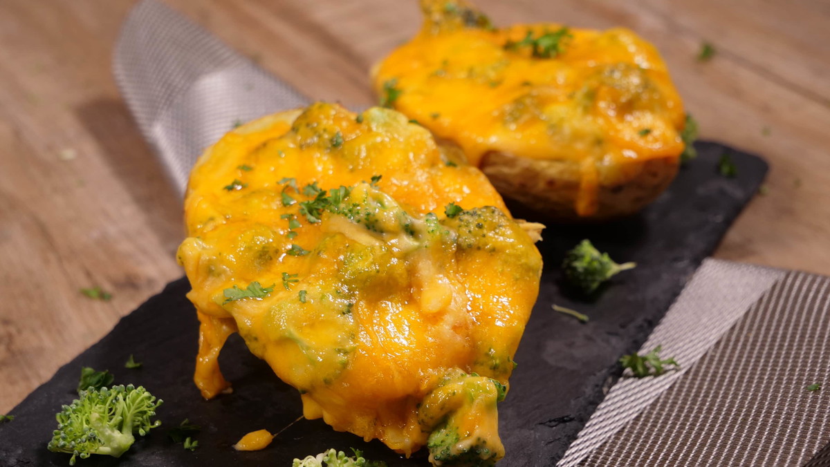 Air fryer Broccoli & Cheese Baked Potatoes
