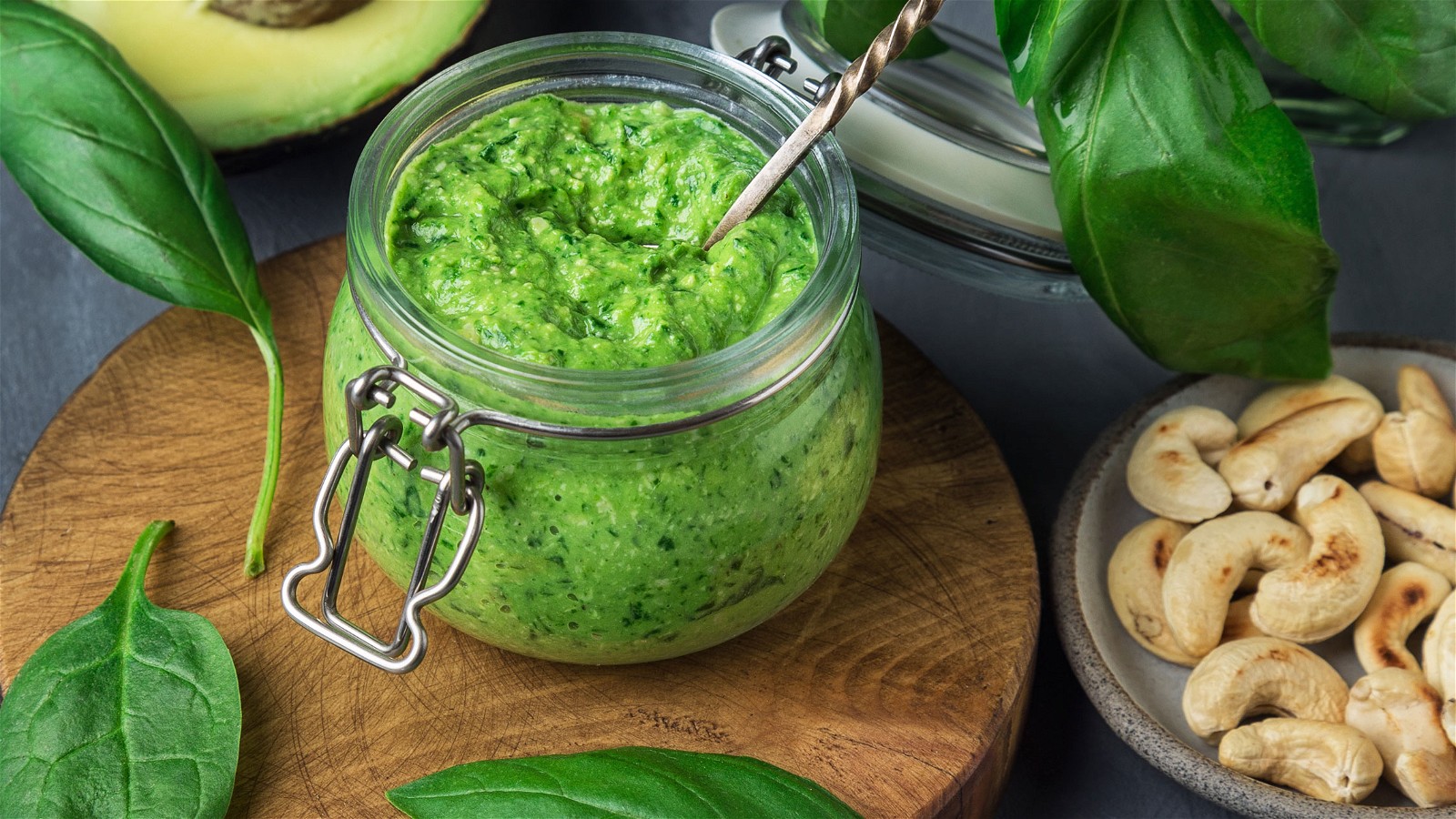 Image of AVOCADO‐CASHEW PESTO
