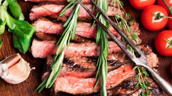 Image of Garlic Crusted Flank Steak with Roasted Tomato Relish (Lean and Green)