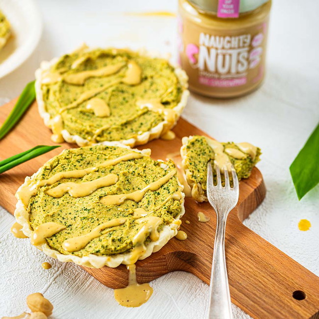 Vegane Bärlauch Tartelettes mit Naughty Nuts BIO Cashewmus