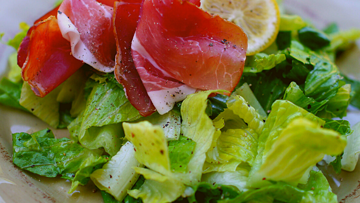 Image of Proscuitto Salad with Zesty Lemon Vinaigrette a Lean and Green Recipe
