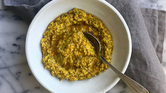 Turmeric-Ginger Chia Seed Oatmeal Recipe | Navitas Organics