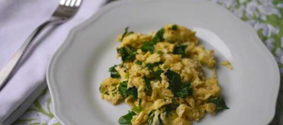 Kale ‘n’ Eggs Tuscan Style, a Lean and Green Recipe