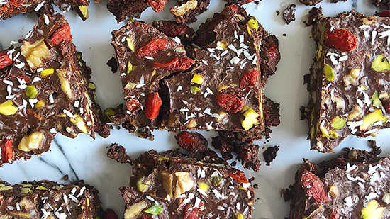 Image of Goji Pistachio Chocolate Bars Recipe