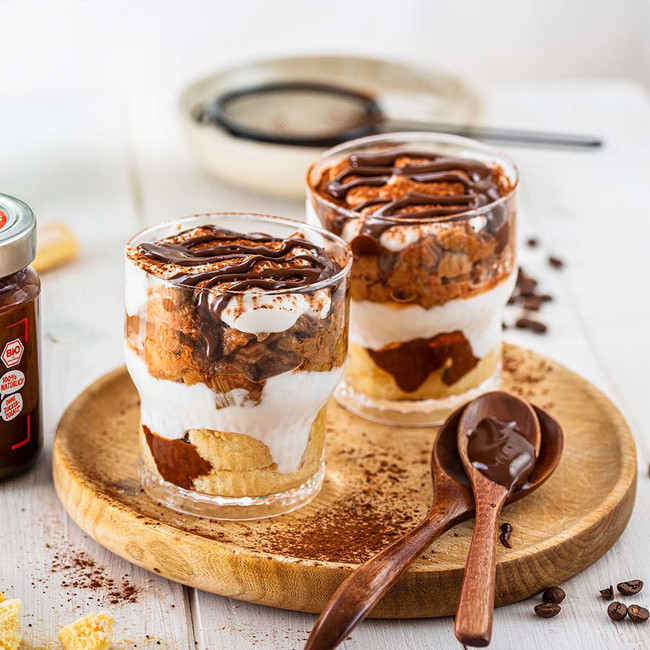 Vegane Rhabarber Tiramisu mit Naughty Nuts BIO Haselnussmus Espresso Roast