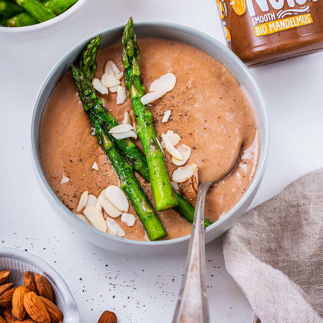 Vegane Spargelsuppe mit Naughty Nuts BIO Mandelmus Smooth