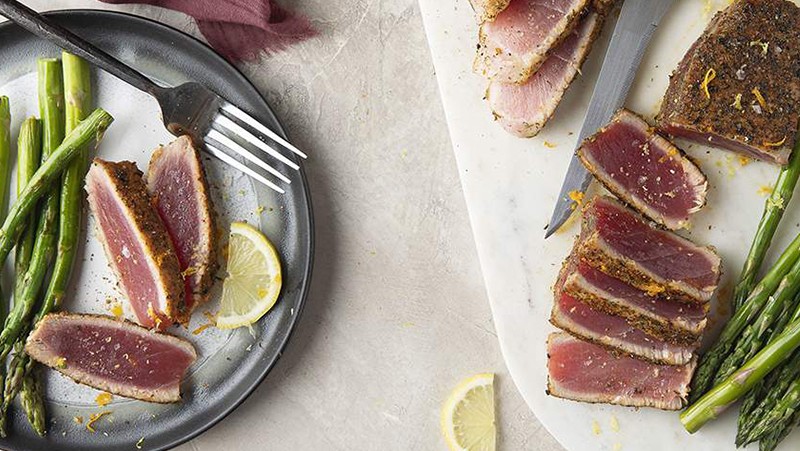 Steakhouse Tuna Steak with Asparagus Recipe-image
