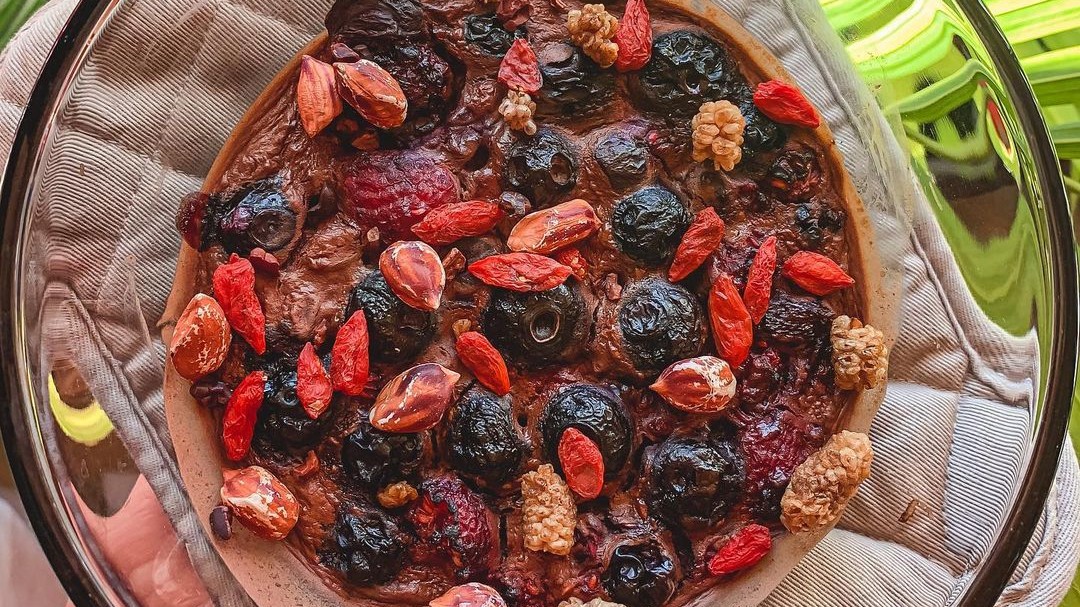 Image of CACAO BERRY BAKED OATS 