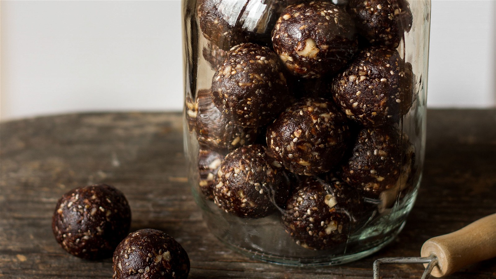 Image of CACAO-MACA ENERGY BALLS