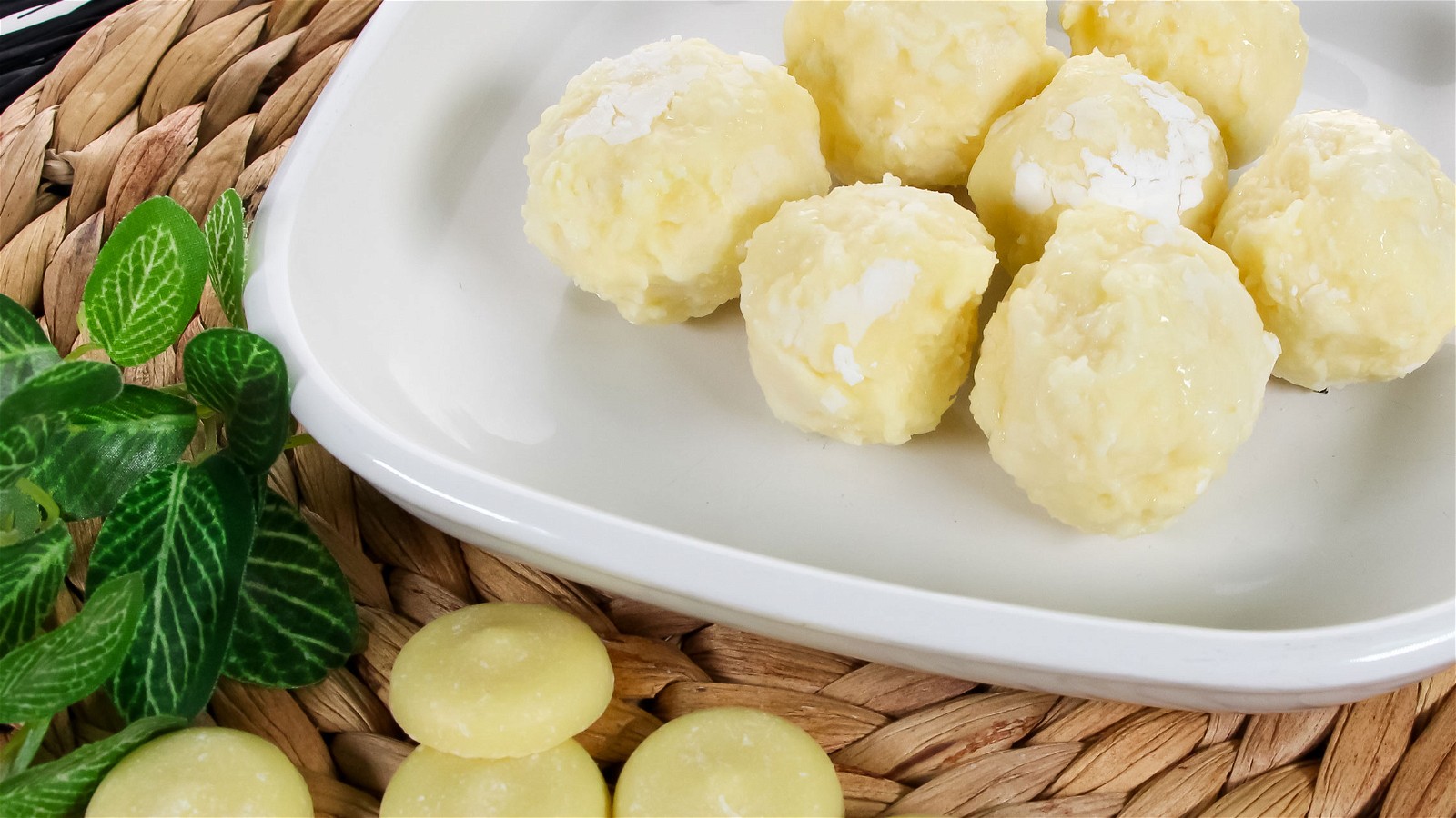 Image of WHITE LEMON TRUFFLE BALLS