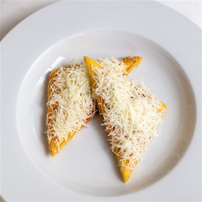 Image of A crunchy deep fried exterior and an oozy, cheesy, peppery middle