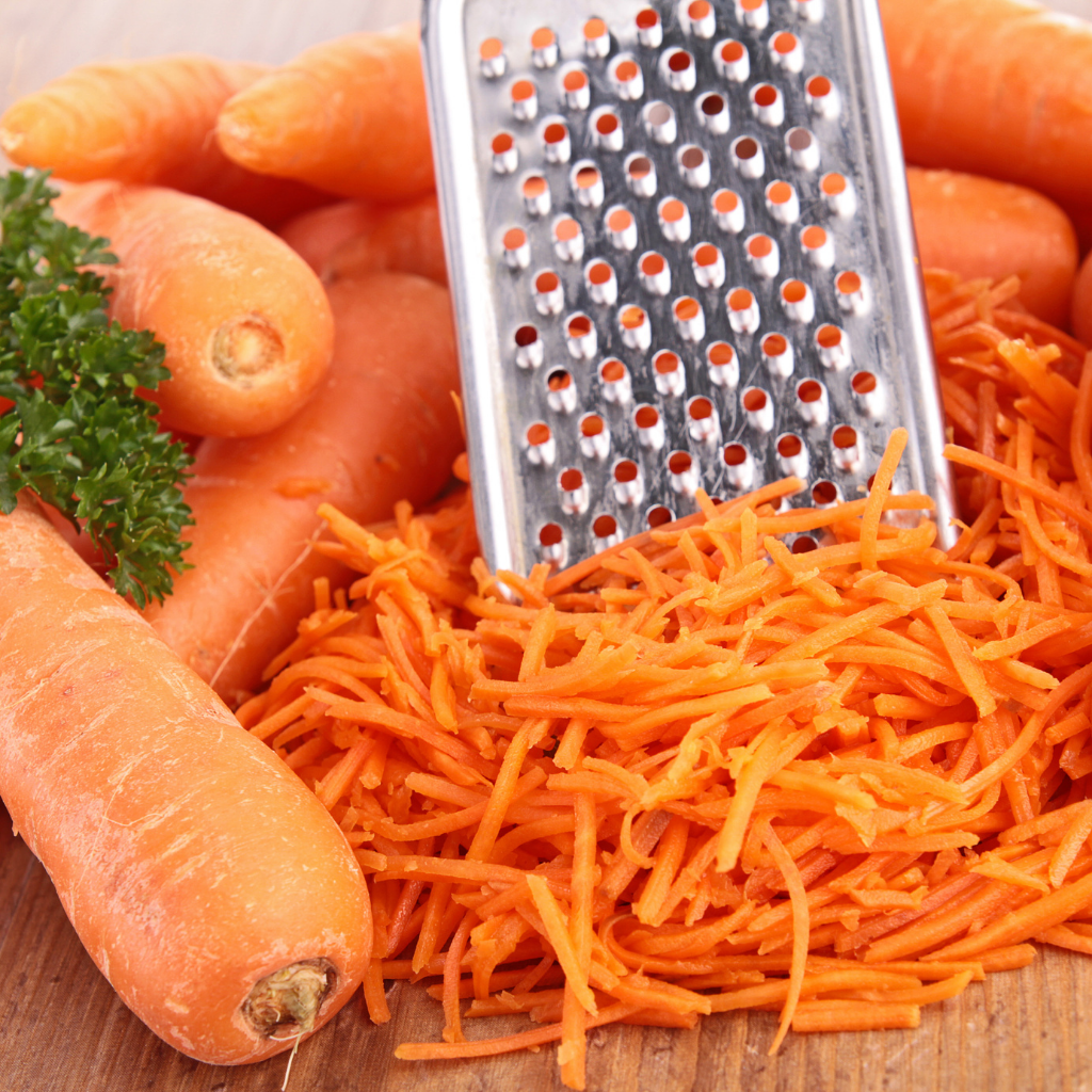 Raper les carottes au robot culinaire - Cuisine Culinaire