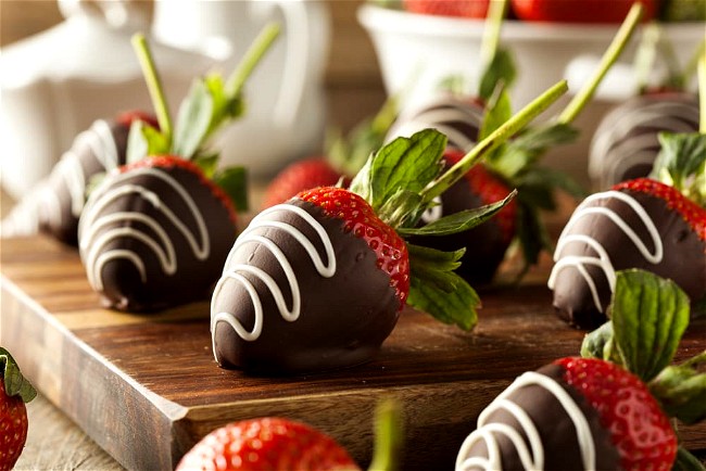 Image of Chocolate Covered Berry Edibles 