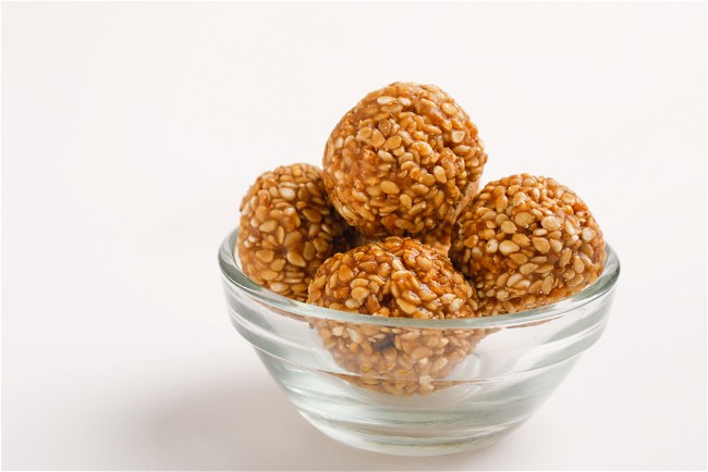 Image of Til ke Ladoo (Sesame Laddu)